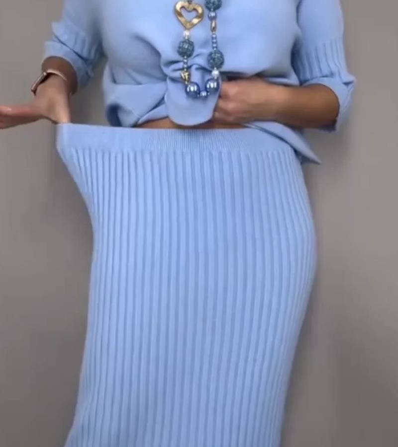 Debora | Dzianinowy komplet z prążkowaną spódnicą